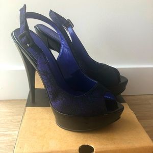 LE CHATEAU platform heels sz 6 violet + blk lace